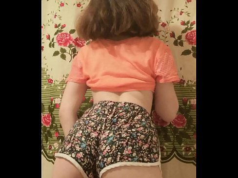 ❤️ Сексуалды жас сәби камерада шорттарын шешіп жатыр ❤️ Анальный видео бойынша бізде ❤